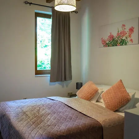 Apartment Mirtusz Vendeghaz *